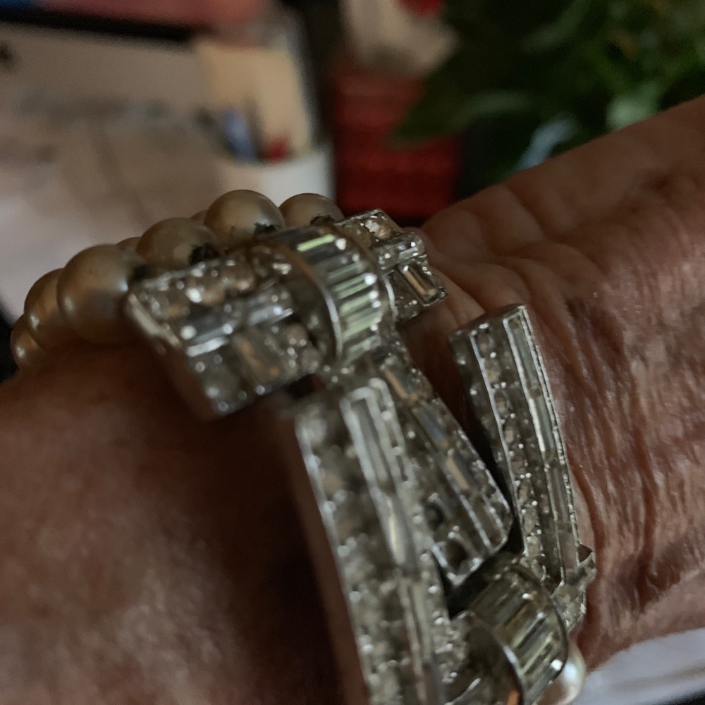 Vintage pearl and rhinestone bracelet
